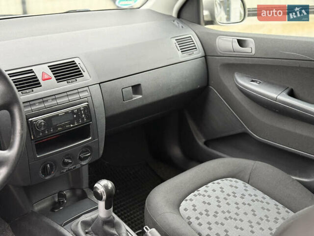 Бежевый Шкода Фабия, объемом двигателя 1.2 л и пробегом 183 тыс. км за 3850 $, фото 22 на Automoto.ua