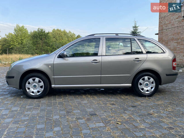 Бежевий Шкода Фабія, об'ємом двигуна 1.4 л та пробігом 218 тис. км за 5199 $, фото 3 на Automoto.ua