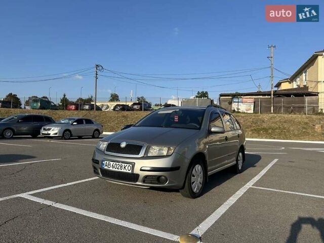 Бежевый Шкода Фабия, объемом двигателя 1.2 л и пробегом 275 тыс. км за 3500 $, фото 7 на Automoto.ua