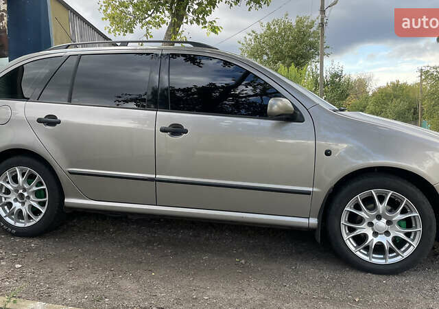 Бежевий Шкода Фабія, об'ємом двигуна 1.39 л та пробігом 164 тис. км за 5200 $, фото 13 на Automoto.ua