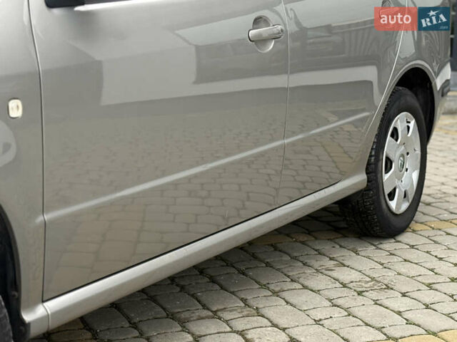 Бежевый Шкода Фабия, объемом двигателя 1.2 л и пробегом 183 тыс. км за 3850 $, фото 4 на Automoto.ua