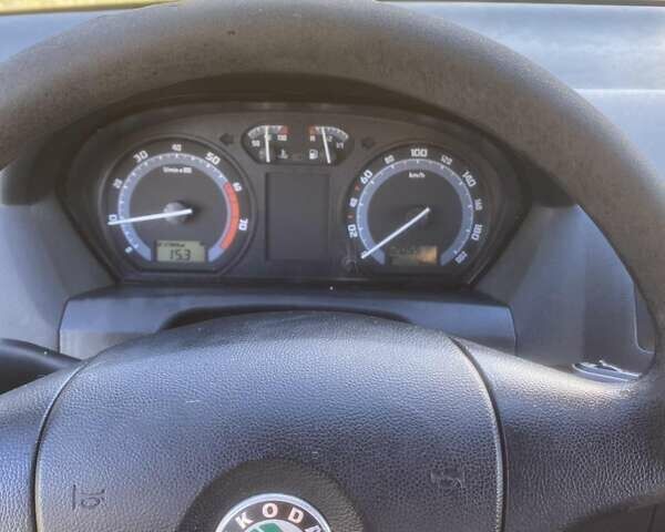 Бежевий Шкода Фабія, об'ємом двигуна 1.2 л та пробігом 205 тис. км за 3700 $, фото 3 на Automoto.ua