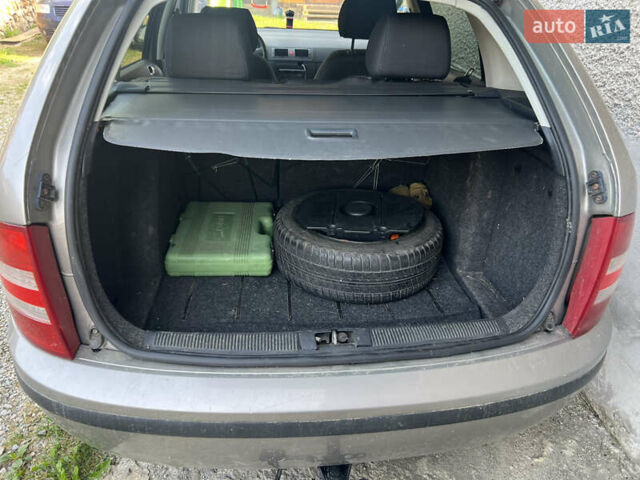 Бежевый Шкода Фабия, объемом двигателя 1.39 л и пробегом 252 тыс. км за 4200 $, фото 6 на Automoto.ua