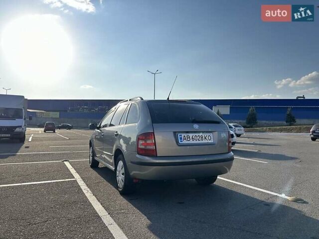 Бежевый Шкода Фабия, объемом двигателя 1.2 л и пробегом 275 тыс. км за 3500 $, фото 3 на Automoto.ua