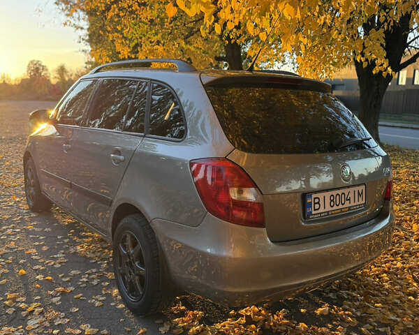 Бежевый Шкода Фабия, объемом двигателя 1.39 л и пробегом 215 тыс. км за 6299 $, фото 8 на Automoto.ua