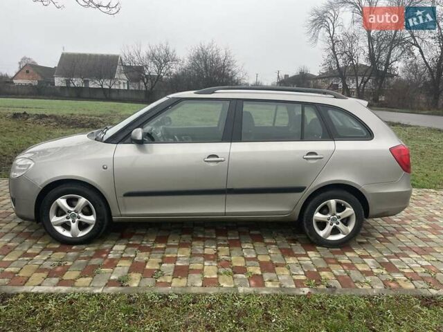 Бежевий Шкода Фабія, об'ємом двигуна 1.6 л та пробігом 225 тис. км за 6000 $, фото 3 на Automoto.ua