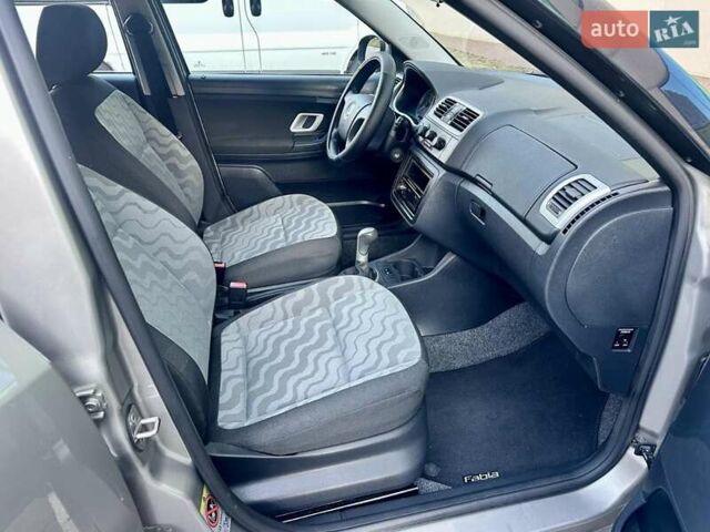 Бежевый Шкода Фабия, объемом двигателя 1.4 л и пробегом 180 тыс. км за 5700 $, фото 11 на Automoto.ua