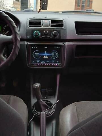 Бежевий Шкода Фабія, об'ємом двигуна 1.2 л та пробігом 195 тис. км за 4300 $, фото 6 на Automoto.ua