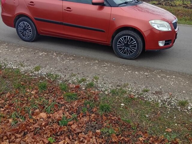 Бежевый Шкода Фабия, объемом двигателя 1.4 л и пробегом 340 тыс. км за 4350 $, фото 2 на Automoto.ua