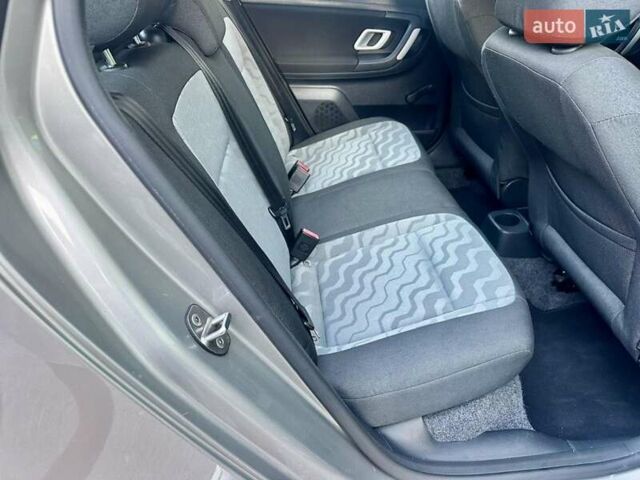 Бежевый Шкода Фабия, объемом двигателя 1.4 л и пробегом 180 тыс. км за 5700 $, фото 9 на Automoto.ua