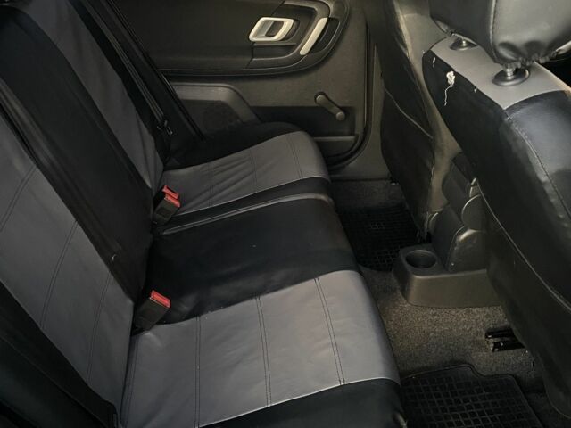 Бежевый Шкода Фабия, объемом двигателя 1.4 л и пробегом 310 тыс. км за 4200 $, фото 11 на Automoto.ua