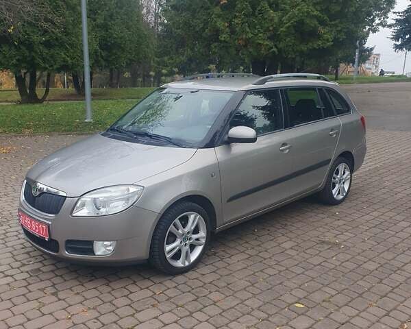 Бежевый Шкода Фабия, объемом двигателя 1.4 л и пробегом 190 тыс. км за 5750 $, фото 11 на Automoto.ua