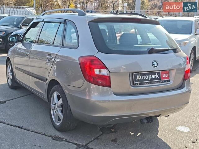 Бежевый Шкода Фабия, объемом двигателя 1.4 л и пробегом 202 тыс. км за 4990 $, фото 10 на Automoto.ua