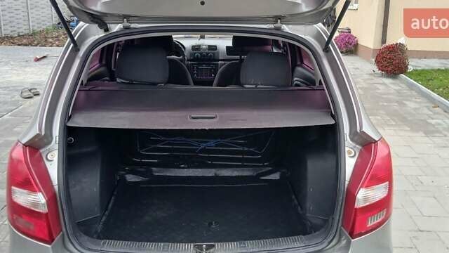 Бежевий Шкода Фабія, об'ємом двигуна 1.2 л та пробігом 195 тис. км за 4300 $, фото 5 на Automoto.ua