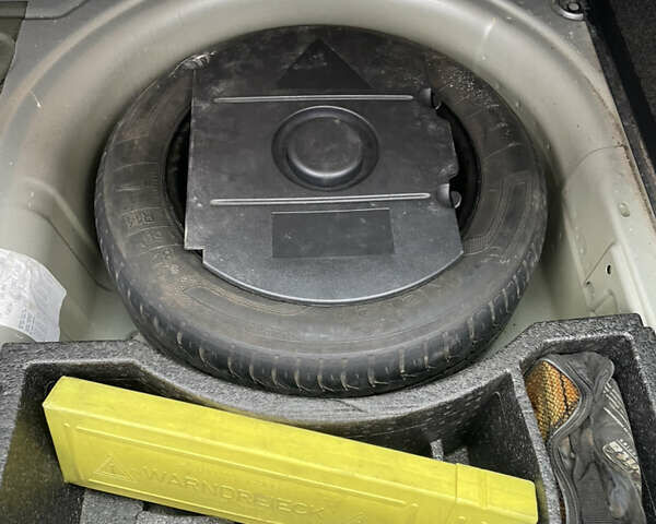 Бежевый Шкода Фабия, объемом двигателя 1.6 л и пробегом 225 тыс. км за 5750 $, фото 10 на Automoto.ua