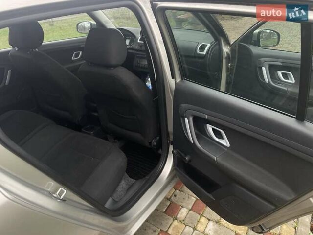 Бежевий Шкода Фабія, об'ємом двигуна 1.6 л та пробігом 225 тис. км за 6000 $, фото 6 на Automoto.ua