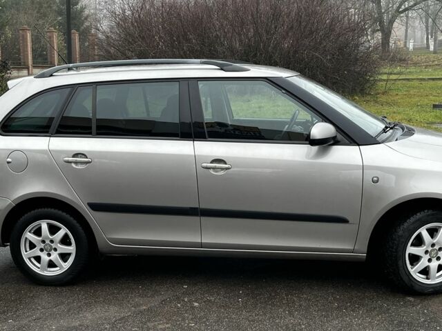 Бежевий Шкода Фабія, об'ємом двигуна 1.4 л та пробігом 500 тис. км за 6300 $, фото 2 на Automoto.ua