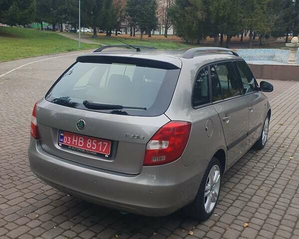 Бежевый Шкода Фабия, объемом двигателя 1.4 л и пробегом 190 тыс. км за 5750 $, фото 7 на Automoto.ua