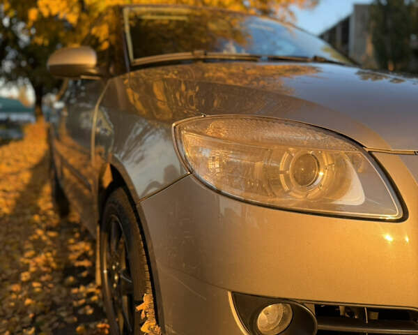 Бежевый Шкода Фабия, объемом двигателя 1.39 л и пробегом 215 тыс. км за 6299 $, фото 3 на Automoto.ua