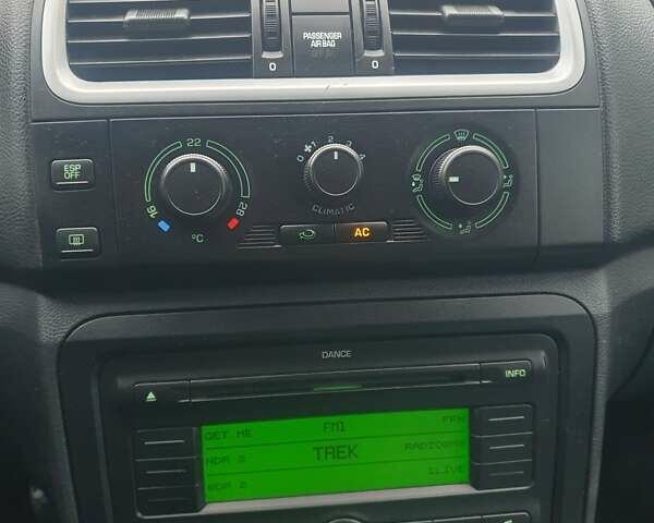 Бежевый Шкода Фабия, объемом двигателя 1.4 л и пробегом 190 тыс. км за 5750 $, фото 55 на Automoto.ua