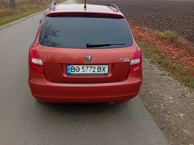 Бежевый Шкода Фабия, объемом двигателя 1.4 л и пробегом 340 тыс. км за 4350 $, фото 3 на Automoto.ua