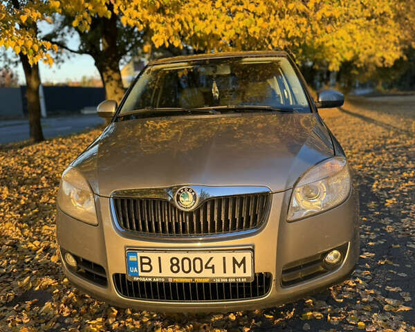Бежевый Шкода Фабия, объемом двигателя 1.39 л и пробегом 215 тыс. км за 6299 $, фото 1 на Automoto.ua