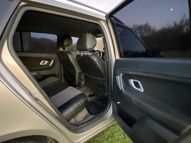 Бежевый Шкода Фабия, объемом двигателя 1.4 л и пробегом 310 тыс. км за 4200 $, фото 9 на Automoto.ua