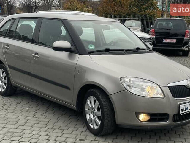 Бежевый Шкода Фабия, объемом двигателя 1.6 л и пробегом 186 тыс. км за 5750 $, фото 1 на Automoto.ua