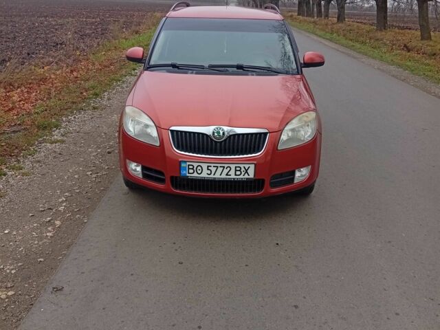 Бежевый Шкода Фабия, объемом двигателя 1.4 л и пробегом 340 тыс. км за 4350 $, фото 1 на Automoto.ua