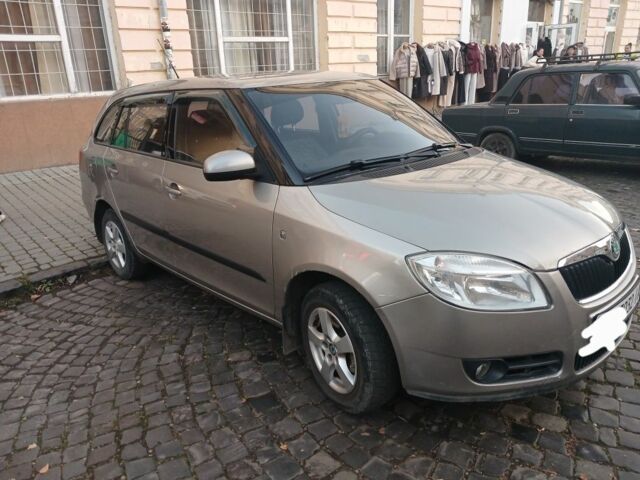 Бежевый Шкода Фабия, объемом двигателя 0 л и пробегом 146 тыс. км за 5100 $, фото 5 на Automoto.ua