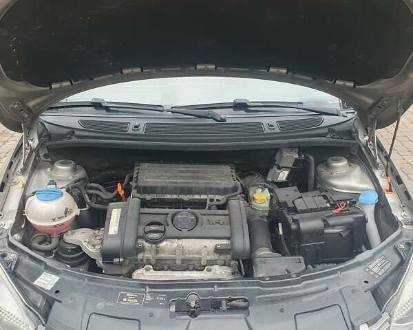 Бежевый Шкода Фабия, объемом двигателя 1.4 л и пробегом 190 тыс. км за 5750 $, фото 41 на Automoto.ua