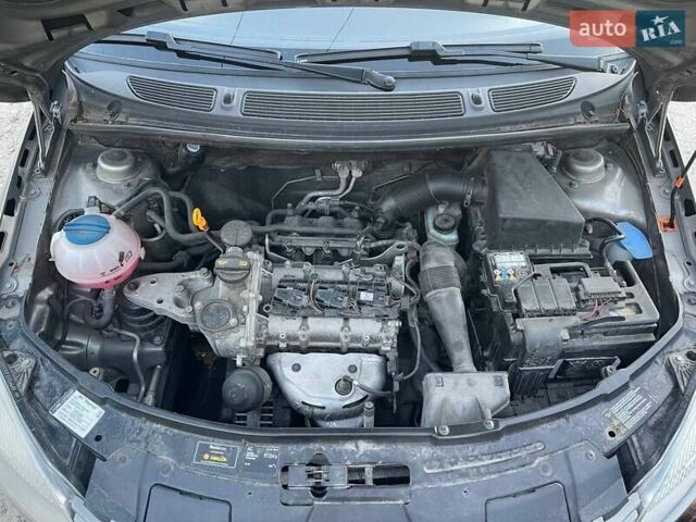 Бежевый Шкода Фабия, объемом двигателя 1.2 л и пробегом 198 тыс. км за 4500 $, фото 14 на Automoto.ua