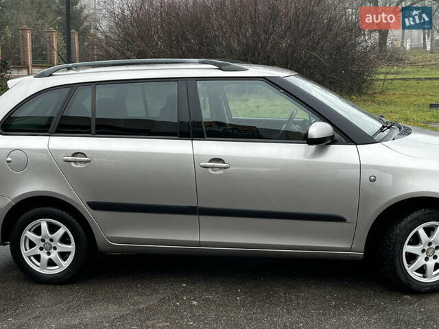 Бежевый Шкода Фабия, объемом двигателя 1.39 л и пробегом 139 тыс. км за 6300 $, фото 2 на Automoto.ua