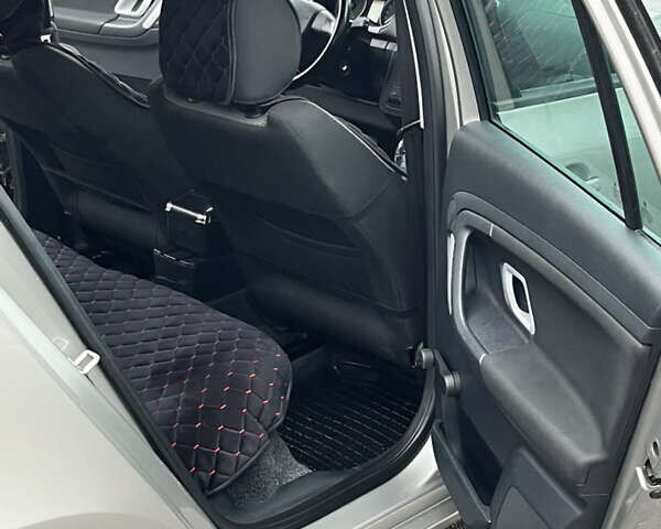 Бежевый Шкода Фабия, объемом двигателя 1.39 л и пробегом 139 тыс. км за 6300 $, фото 8 на Automoto.ua