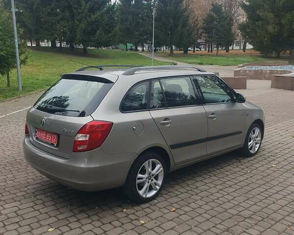 Бежевый Шкода Фабия, объемом двигателя 1.4 л и пробегом 190 тыс. км за 5750 $, фото 9 на Automoto.ua