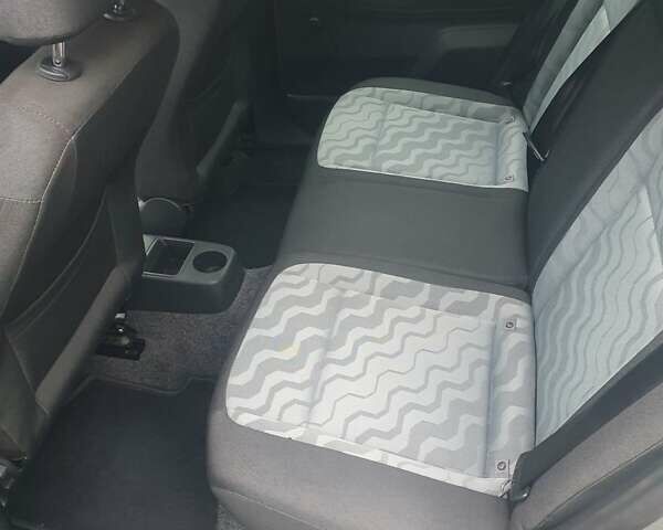 Бежевый Шкода Фабия, объемом двигателя 1.4 л и пробегом 190 тыс. км за 5750 $, фото 28 на Automoto.ua