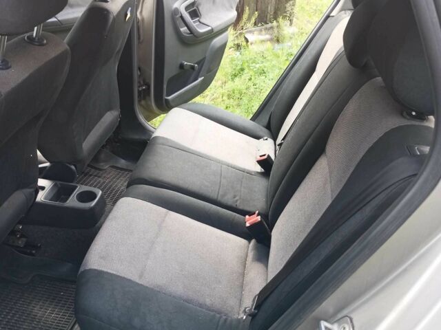 Бежевый Шкода Фабия, объемом двигателя 1.4 л и пробегом 360 тыс. км за 1500 $, фото 16 на Automoto.ua