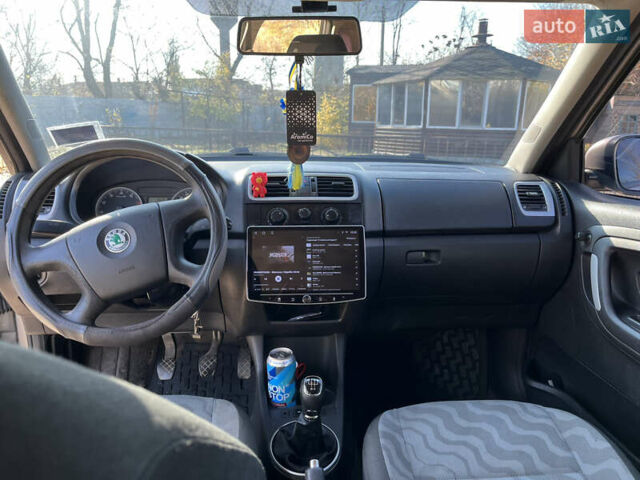 Бежевый Шкода Фабия, объемом двигателя 1.2 л и пробегом 170 тыс. км за 5500 $, фото 9 на Automoto.ua