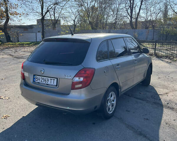 Бежевый Шкода Фабия, объемом двигателя 1.2 л и пробегом 170 тыс. км за 5500 $, фото 3 на Automoto.ua