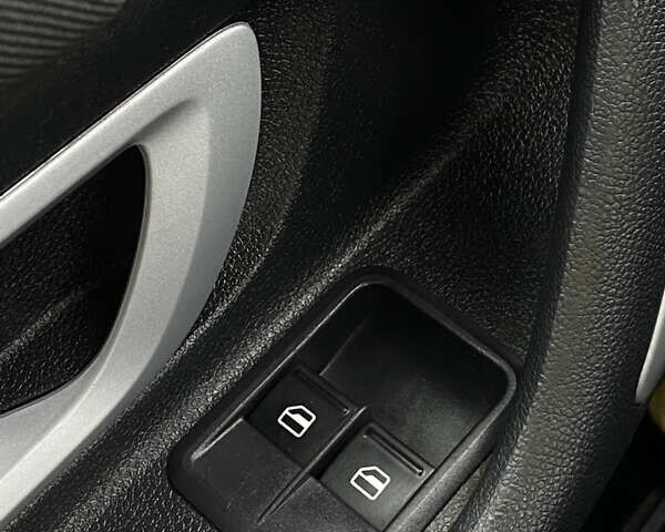 Бежевий Шкода Фабія, об'ємом двигуна 1.6 л та пробігом 185 тис. км за 5999 $, фото 14 на Automoto.ua