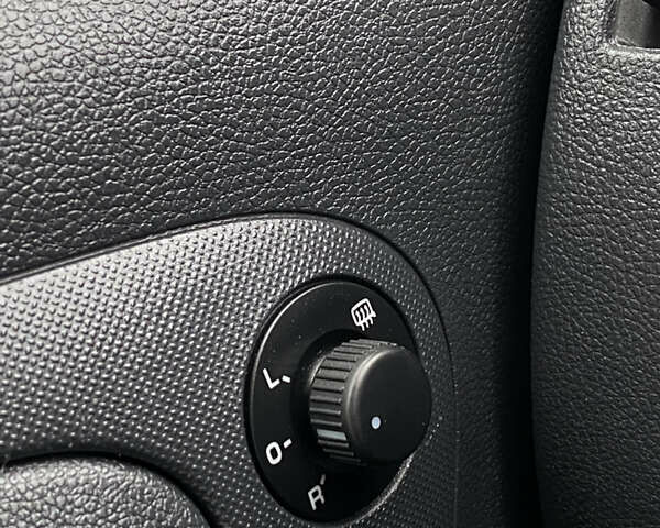 Бежевий Шкода Фабія, об'ємом двигуна 1.6 л та пробігом 185 тис. км за 5999 $, фото 15 на Automoto.ua