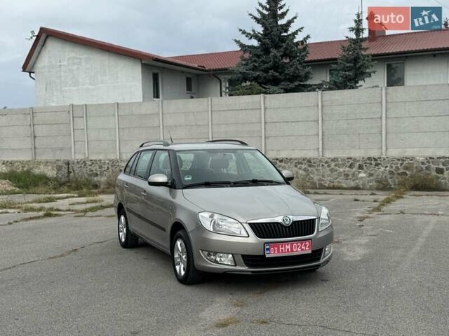 Бежевый Шкода Фабия, объемом двигателя 1.6 л и пробегом 192 тыс. км за 5900 $, фото 18 на Automoto.ua