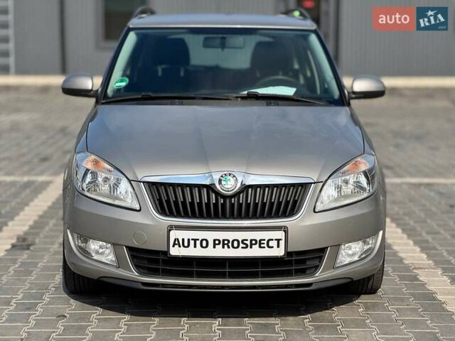 Бежевый Шкода Фабия, объемом двигателя 1.4 л и пробегом 191 тыс. км за 6200 $, фото 1 на Automoto.ua