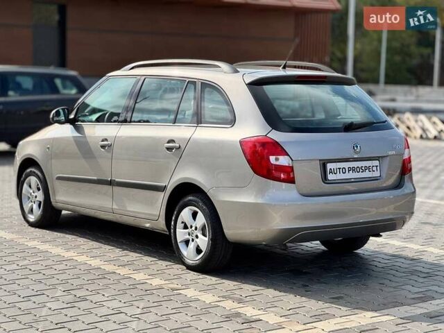 Бежевый Шкода Фабия, объемом двигателя 1.4 л и пробегом 191 тыс. км за 6200 $, фото 5 на Automoto.ua