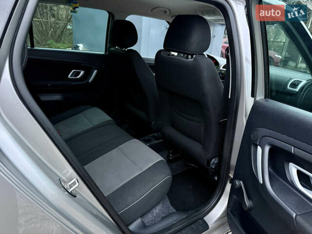 Бежевый Шкода Фабия, объемом двигателя 1.4 л и пробегом 255 тыс. км за 5800 $, фото 7 на Automoto.ua