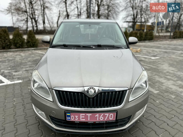Бежевый Шкода Фабия, объемом двигателя 1.2 л и пробегом 250 тыс. км за 5500 $, фото 14 на Automoto.ua