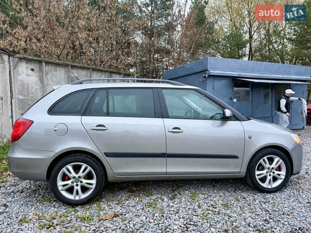 Бежевый Шкода Фабия, объемом двигателя 1.4 л и пробегом 255 тыс. км за 5800 $, фото 6 на Automoto.ua