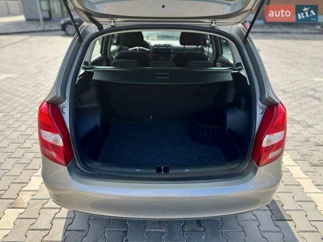 Бежевый Шкода Фабия, объемом двигателя 1.4 л и пробегом 191 тыс. км за 6200 $, фото 13 на Automoto.ua