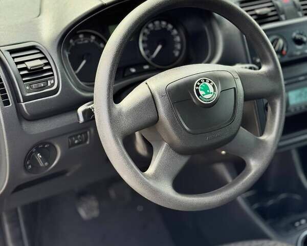 Бежевый Шкода Фабия, объемом двигателя 1.4 л и пробегом 191 тыс. км за 6200 $, фото 6 на Automoto.ua