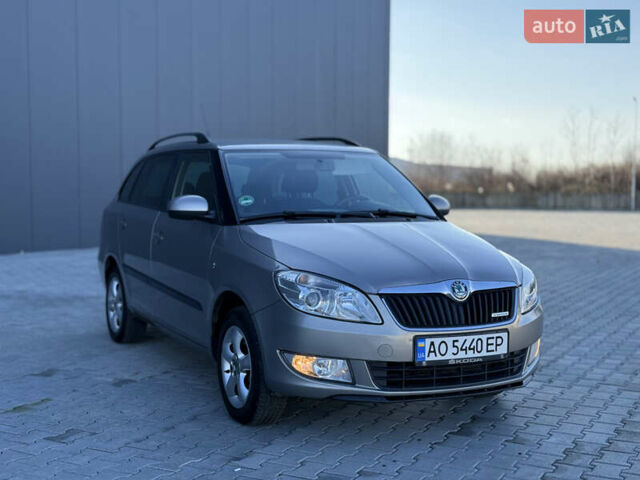 Бежевий Шкода Фабія, об'ємом двигуна 1.2 л та пробігом 302 тис. км за 5499 $, фото 8 на Automoto.ua